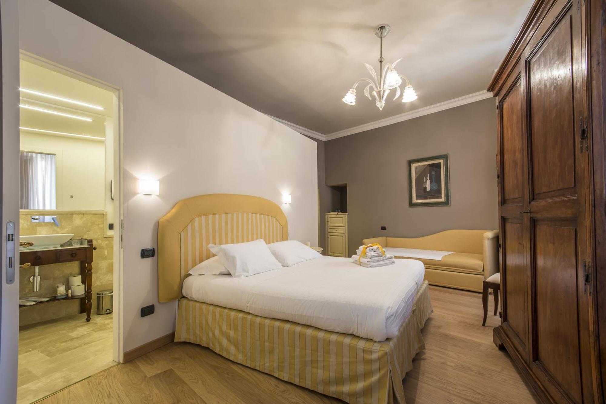 A Palazzo Busdraghi Residenza D'Epoca Bed & Breakfast ลุคคา ห้อง รูปภาพ