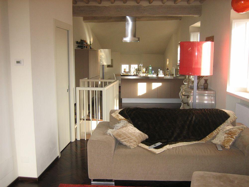 A Palazzo Busdraghi Residenza D'Epoca Bed & Breakfast ลุคคา ภายนอก รูปภาพ
