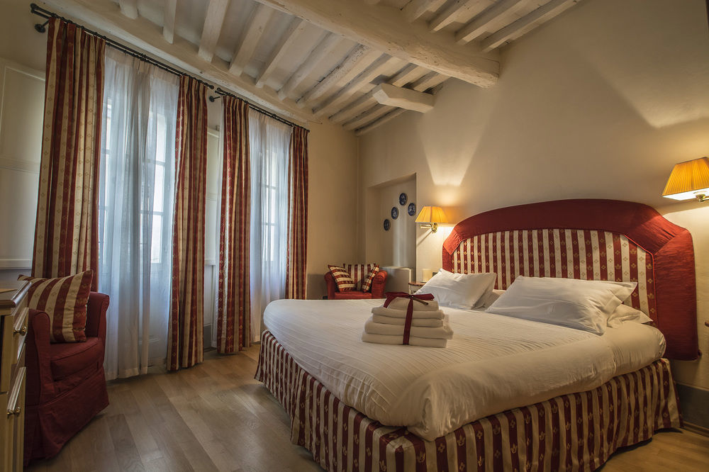 A Palazzo Busdraghi Residenza D'Epoca Bed & Breakfast ลุคคา ภายนอก รูปภาพ