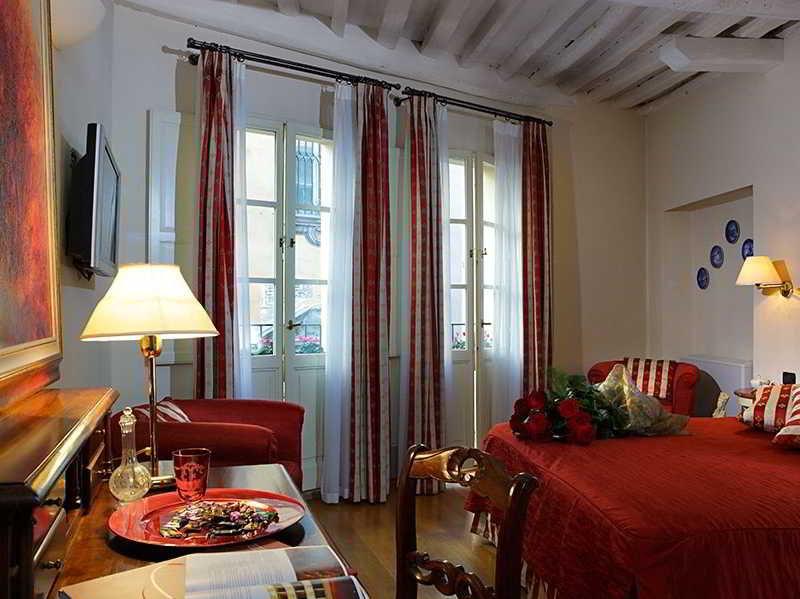 A Palazzo Busdraghi Residenza D'Epoca Bed & Breakfast ลุคคา ห้อง รูปภาพ