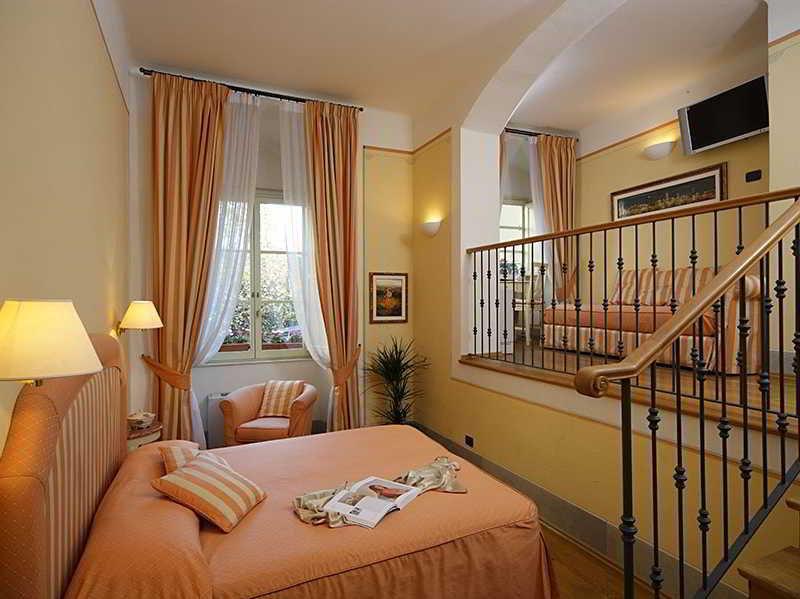 A Palazzo Busdraghi Residenza D'Epoca Bed & Breakfast ลุคคา ห้อง รูปภาพ