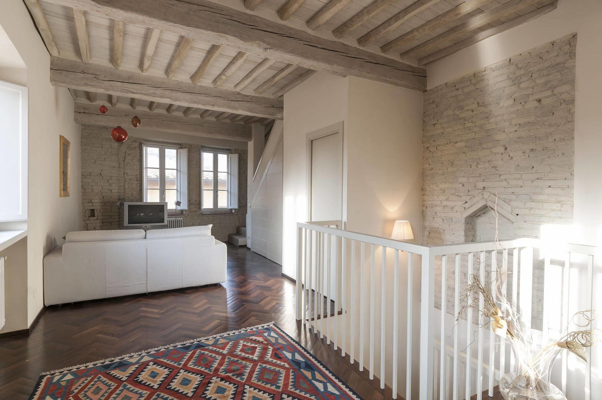 A Palazzo Busdraghi Residenza D'Epoca Bed & Breakfast ลุคคา ภายนอก รูปภาพ