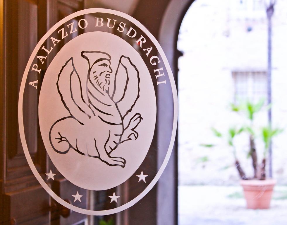 A Palazzo Busdraghi Residenza D'Epoca Bed & Breakfast ลุคคา ภายนอก รูปภาพ